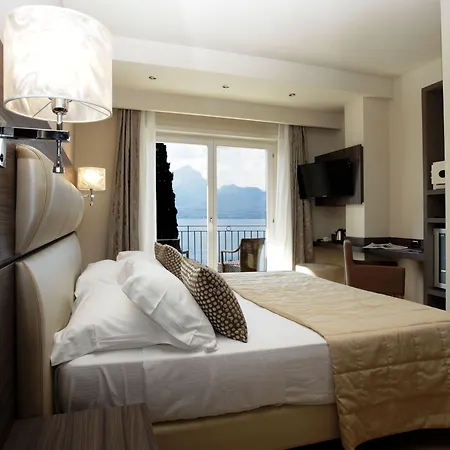 ホテル ガルヴァニ 4*