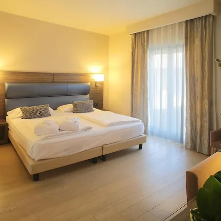 Galvani 4* Torri Del Benaco