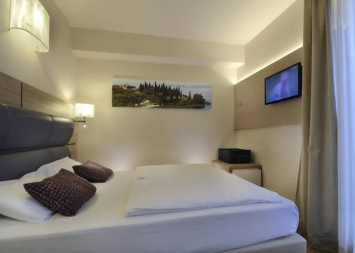 Hotel Galvani Torri Del Benaco